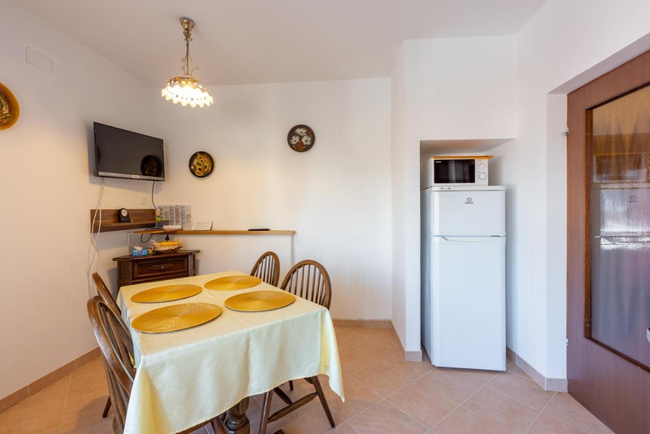Apartments Mavero Баньоле Екстериор снимка