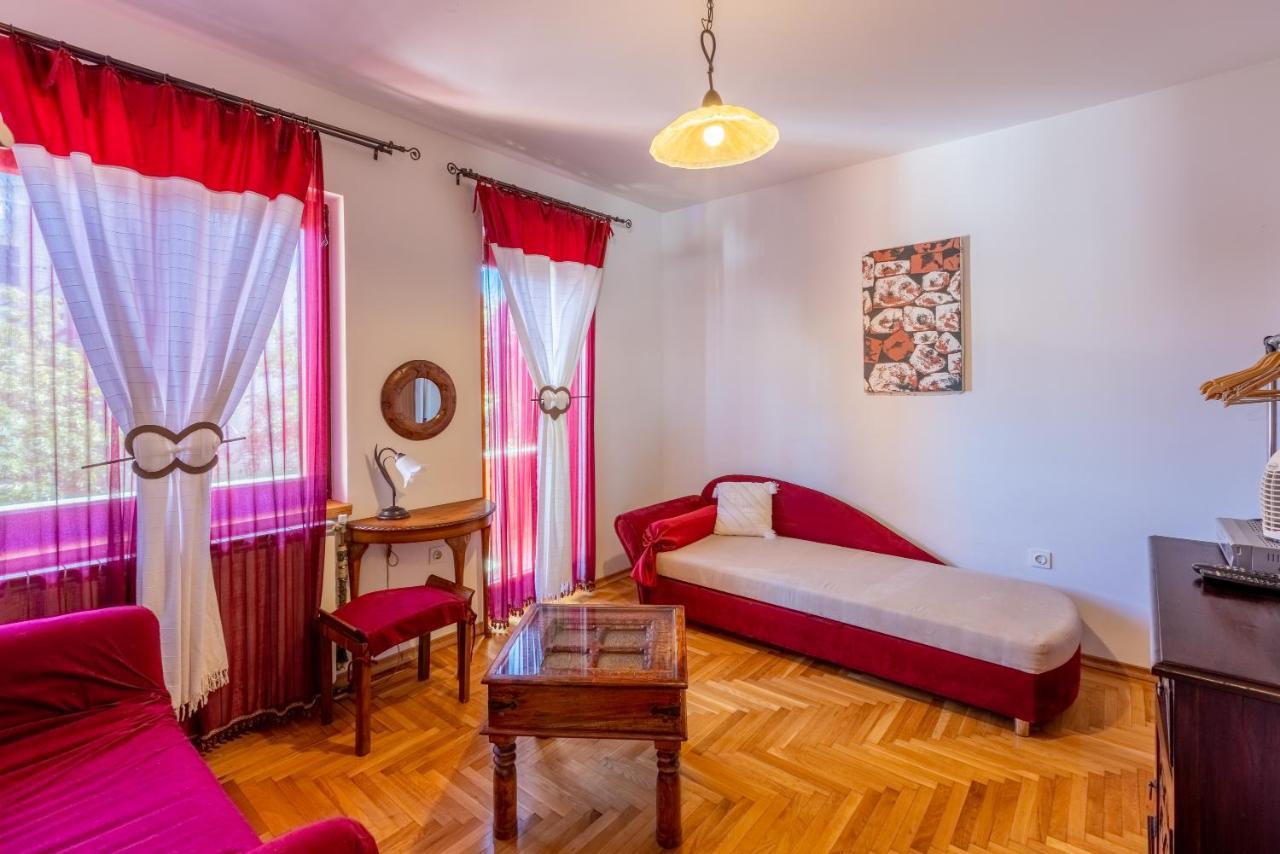 Apartments Mavero Баньоле Екстериор снимка