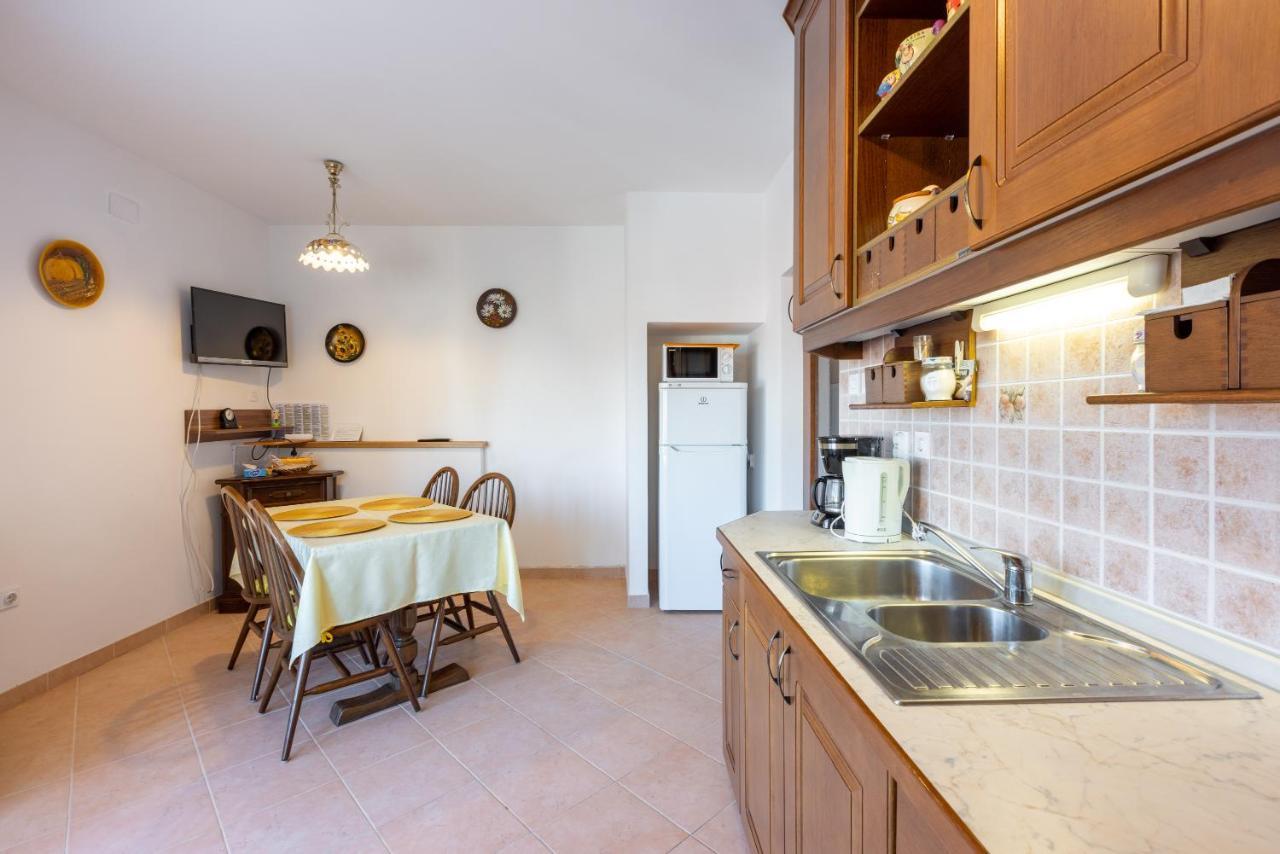 Apartments Mavero Баньоле Екстериор снимка