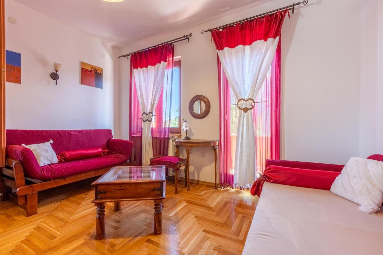 Apartments Mavero Баньоле Екстериор снимка