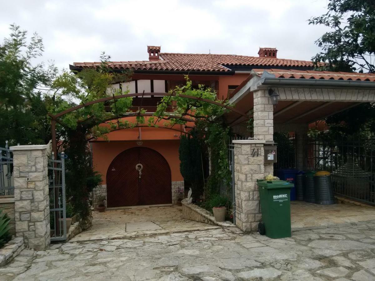 Apartments Mavero Баньоле Екстериор снимка